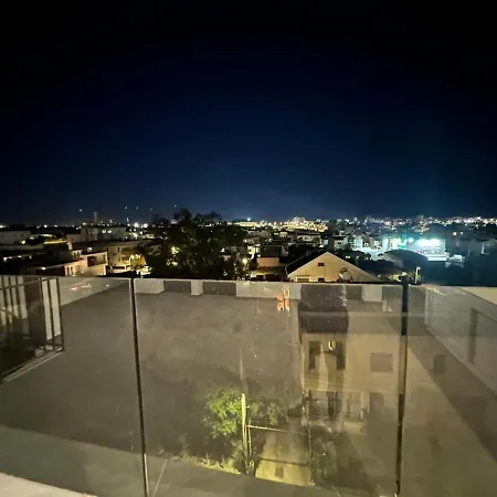 Mall View Modern Penthouse * לרנקה