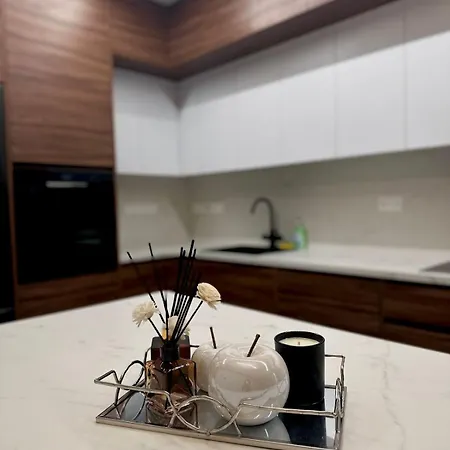 Mall View Modern Penthouse * ラルナカ