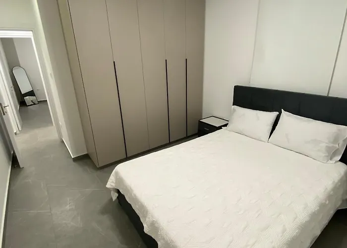 Mall View Modern Penthouse ラルナカ