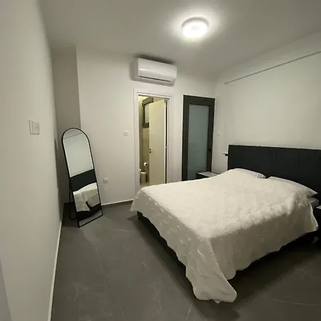 Mall View Modern Penthouse Daire Larnaca