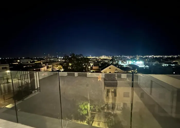 Mall View Modern Penthouse * Larnaca