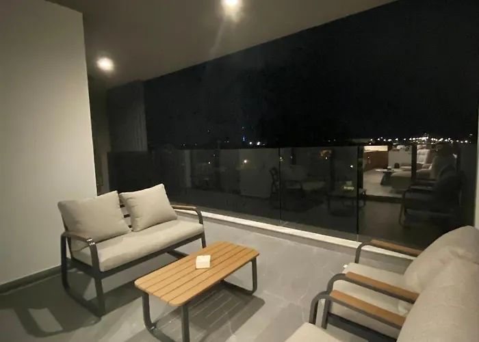 Mall View Modern Penthouse Apartmán *